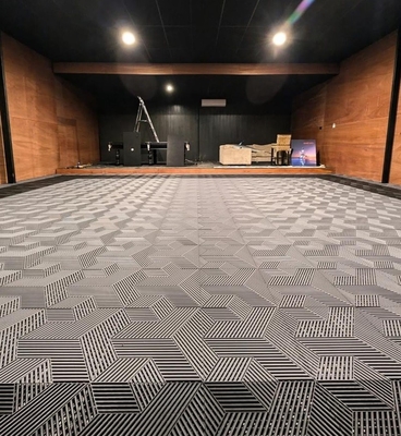أرضيات الفينيل 3D متداخلة أرضيات المرآب 0.7 بوصة سمك ASTM D2047